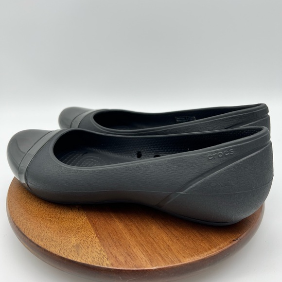 Crocs Black Patent Cap Toe Casual Comfort Ballet Flats Women Shoe Sz.6 - Picture 3 of 6